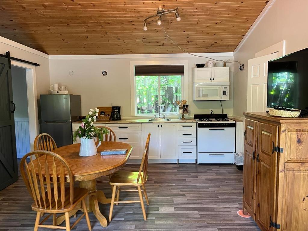 Barefoot Villas And Retreat Christina Lake Luaran gambar