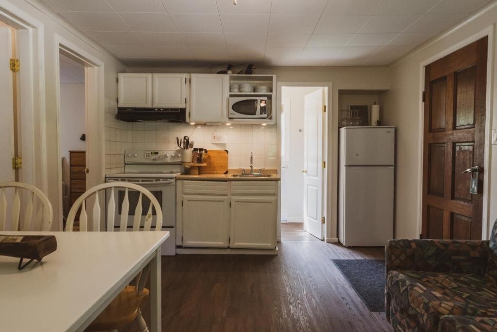 Barefoot Villas And Retreat Christina Lake Luaran gambar